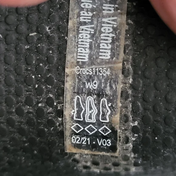 CROCS Black Women's Slingback Flip Sandals - Picture 6 of 7